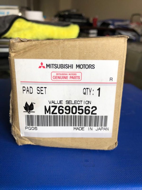Mitsubishi Pajero Gdi Brake Pad Set Genuine
